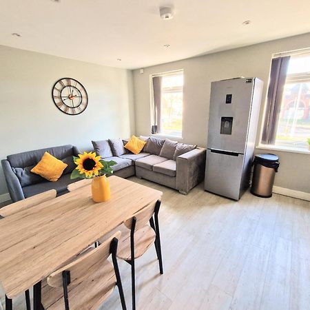 Central Reading Modern 3Br Flat - Walk To Station And High Street Buitenkant foto