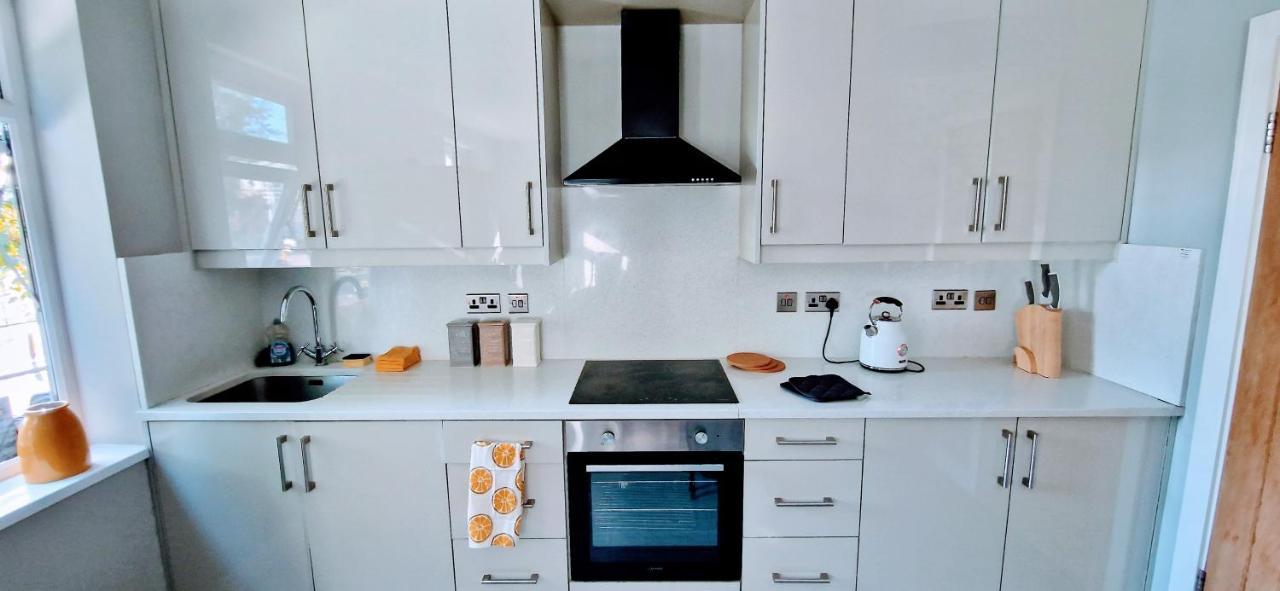 Central Reading Modern 3Br Flat - Walk To Station And High Street Buitenkant foto
