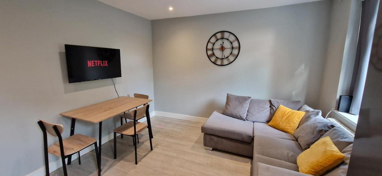 Central Reading Modern 3Br Flat - Walk To Station And High Street Buitenkant foto