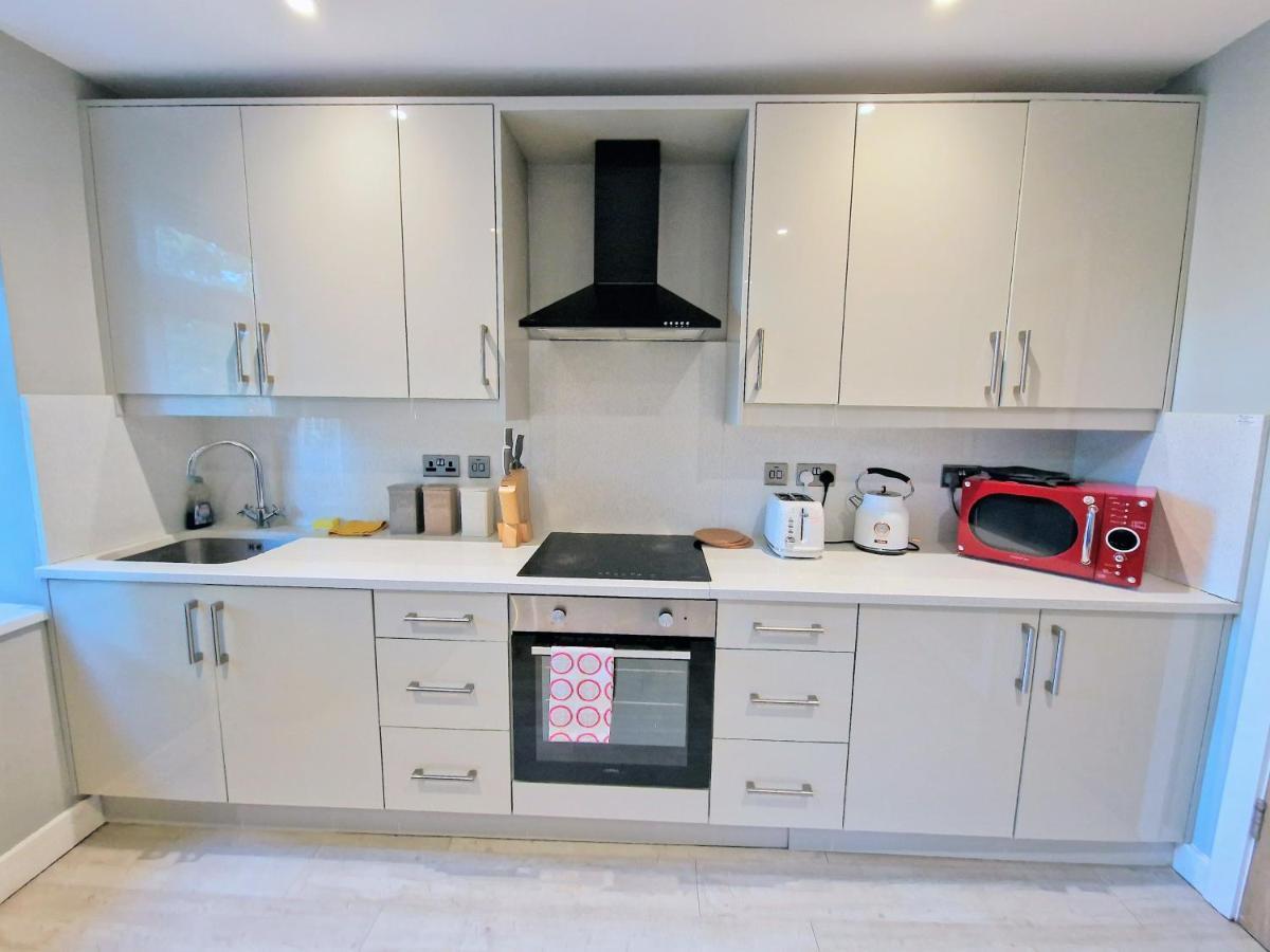 Central Reading Modern 3Br Flat - Walk To Station And High Street Buitenkant foto