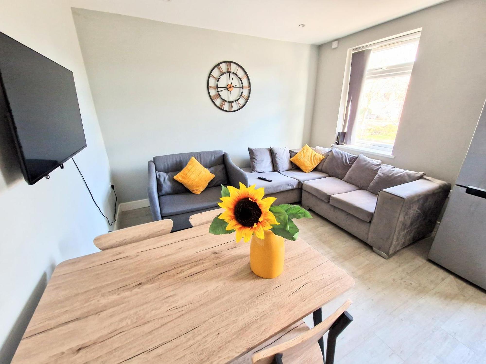 Central Reading Modern 3Br Flat - Walk To Station And High Street Buitenkant foto