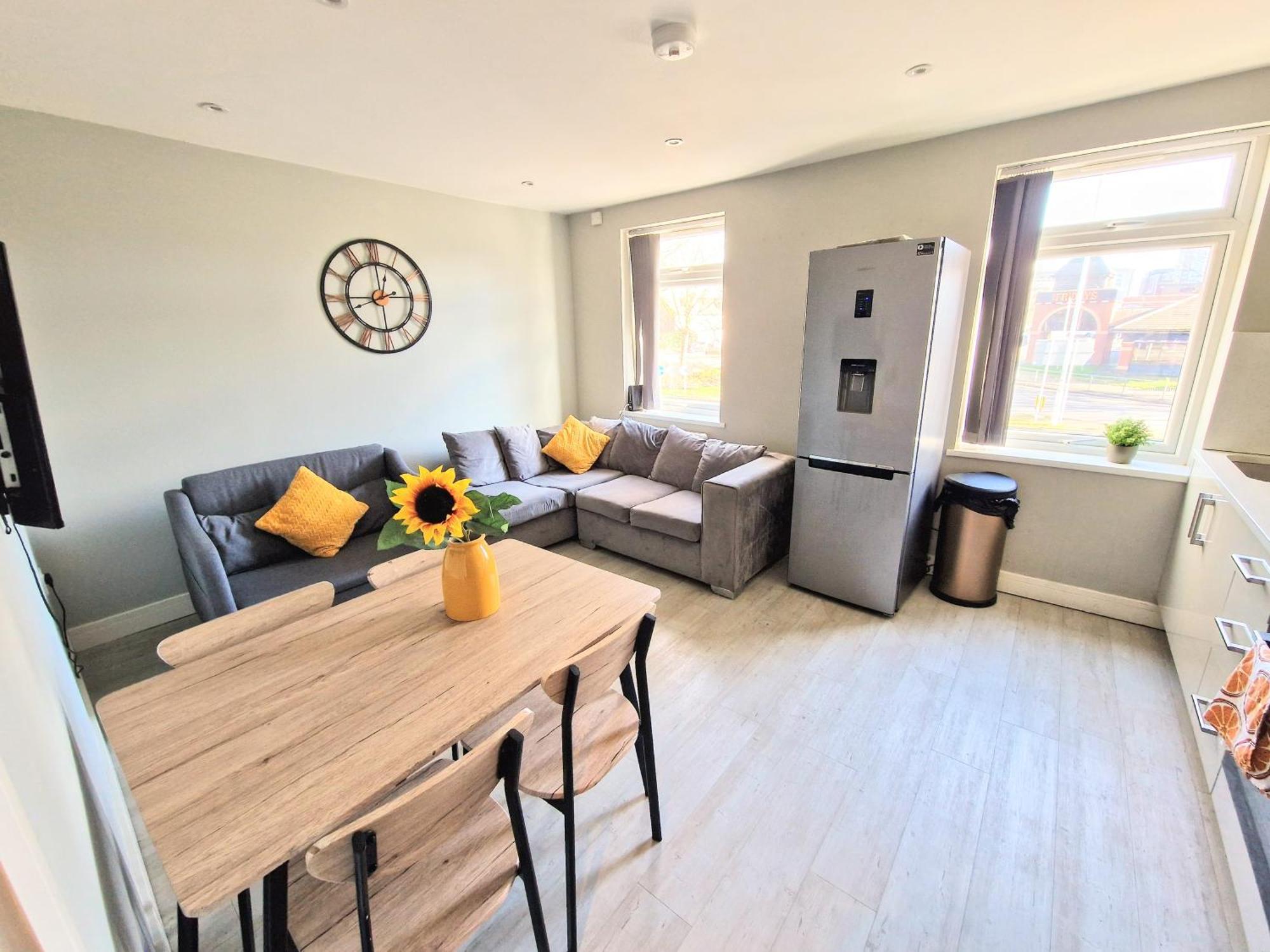 Central Reading Modern 3Br Flat - Walk To Station And High Street Buitenkant foto
